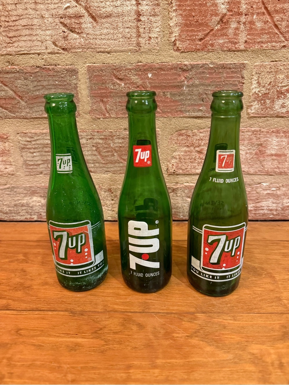 Vintage 7 Up soda bottle 7oz